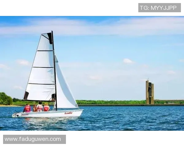 笑容迷人足球明星的魅力与成就探秘之旅 笑容迷人足球明星的魅力与成就探秘之旅