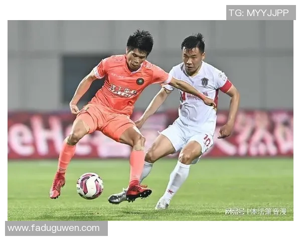 上海足球队以58分稳居大师赛积分榜首位争冠形势愈发明朗 上海足球队以58分稳居大师赛积分榜首位争冠形势愈发明朗