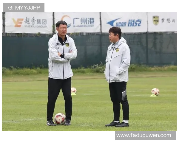 广州足球队灵活性变革引发热议球迷期待新战术与未来发展 广州足球队灵活性变革引发热议球迷期待新战术与未来发展